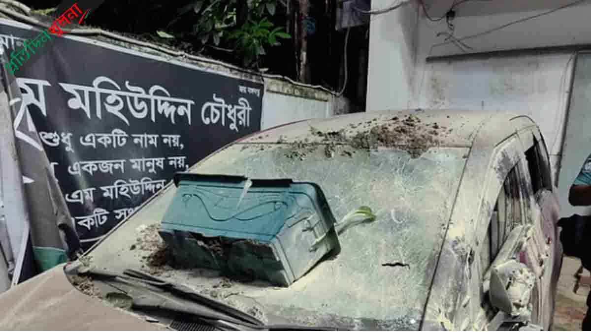 চট্টগ্রামে শিক্ষামন্ত্রীর বাসায় হামলা, সংসদ সদস্যের কার্যালয়ে আগুন