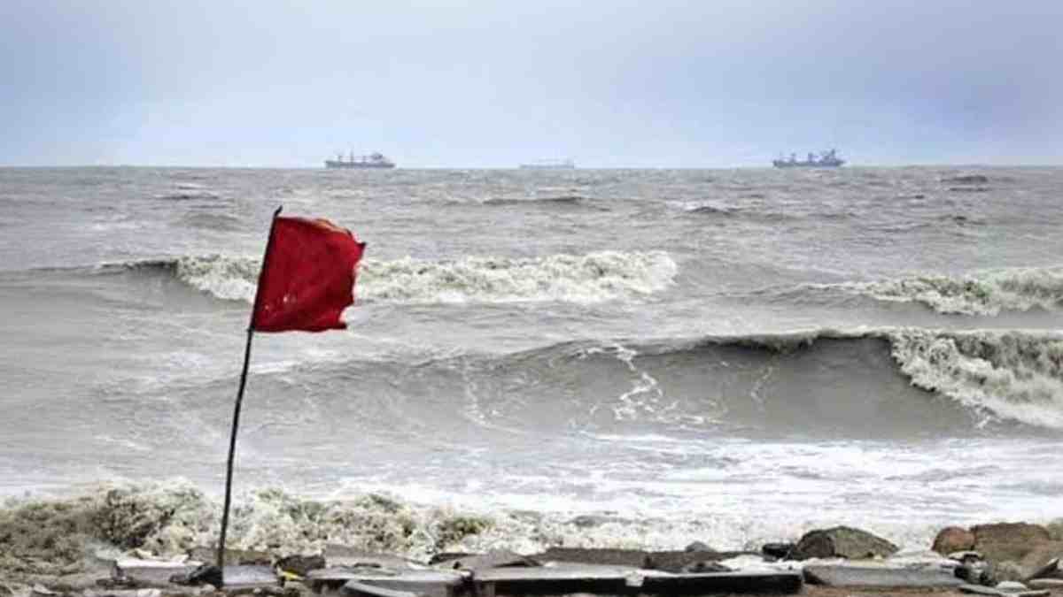 চার সমুদ্রবন্দরে ৩ নম্বর সতর্ক সংকেত