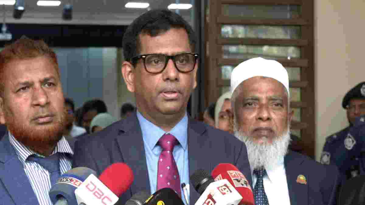 আ.লীগ কোটি টাকা দিয়েও প্রসিকিউশন টিমকে কিনতে পারবে না’: চীফ প্রসিকিউটর