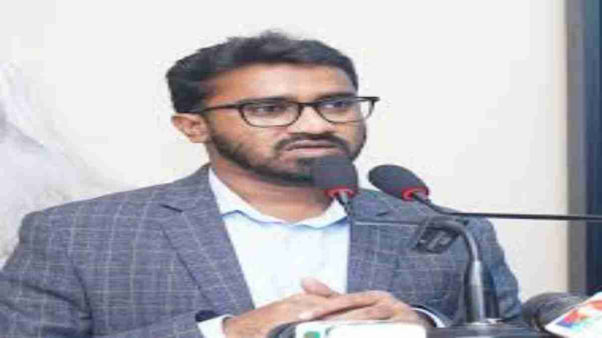 এনসিপির নেতাদের উচিত আখতার হোসেনকে অনুসরণ করা’ : রাশেদ খান