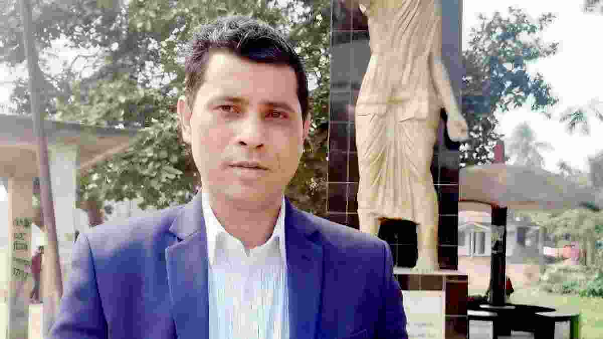শাড়ি পরলে ফুল মার্কস: অভিযোগে বিতর্কে খুলনা বিশ্ববিদ্যালয়ের শিক্ষক