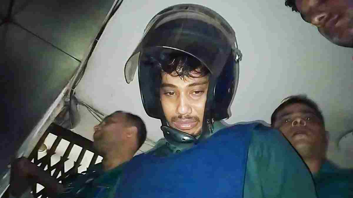চাঁদাবাজির অভিযোগে গণতান্ত্রিক ছাত্র-সংসদের বহিষ্কৃত নেতা অপু আদালতে, কাঁদলেন অঝোরে