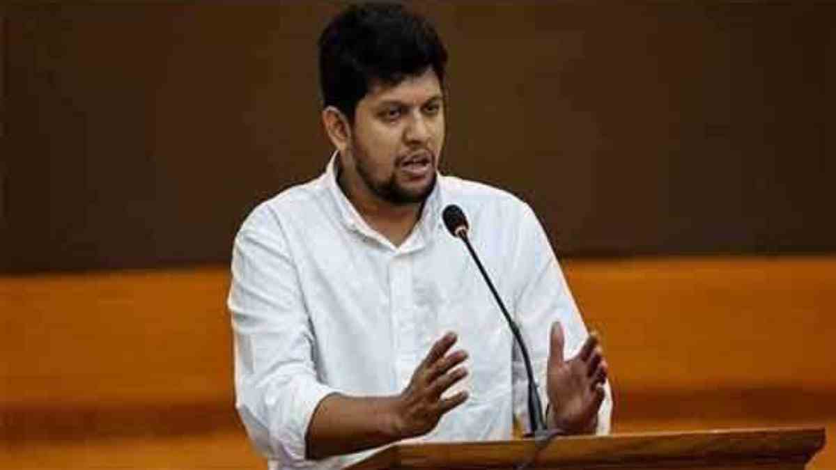 বিএনপি-জামায়াত ভাগ-ভাটোয়ারা করে প্রশাসন দখল করেছে: তথ্য উপদেষ্টা