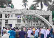 বাগেরহাটে চার আসন বহালের দাবিতে সর্বদলীয় কমিটির অবরোধ