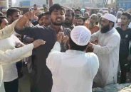 জামায়াত প্রার্থীর মাইক কেড়ে নিলেন নিজ দলের কর্মীরা