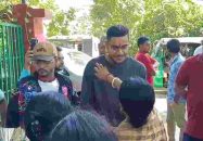 শ্রীমঙ্গলে নিজ বাড়িতে গিয়ে উচ্ছ্বসিত শমিত, বরণ করে নিতে মানুষের ঢল