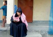 হিন্দু থেকে মুসলিম হওয়া সঞ্চিতা বিয়ের দাবিতে ৯ দিন ধরে অনশনে, পলাতক আলী