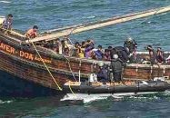 বাংলাদেশের ৩ নৌকাসহ ৭৯ জেলেকে ধরে নিয়ে গেছে ভারতের কোস্টগার্ড