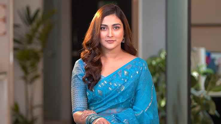 অর্থ আত্মসাৎ মামলায় আত্মসমর্পণ করে জামিন নিলেন মেহজাবীন