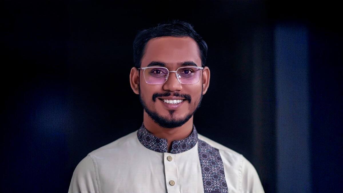 হান্নান মাসউদের লাঠি মিছিল, বিএনপি প্রার্থীর গাড়িতে হামলা - প্রতিদিন খুলনা