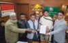 জামায়াত প্রার্থীকে সঙ্গে নিয়ে মনোনয়নপত্র জমা দিলেন হাসনাত আবদুল্লাহ