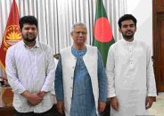 ‘এত অল্প সময়ে তোমরা জাতিকে যা দিয়েছ, তা জাতি কখনো ভুলবে না’: মাহফুজ ও আসিফকে প্রধান উপদেষ্টা