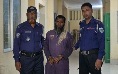 হিন্দু পল্লীতে বয়স্ক ভাতা কার্ড করার নামে চাঁদাবাজির অভিযোগে জামায়াত কর্মী আটক