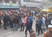 পুলিশের ধাক্কায় মোটরসাইকেল উল্টে ট্রাকের নিচে, নিহত ২