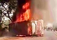 কুমিল্লায় বাস ও মোটরসাইকেল সংঘর্ষে অগ্নিদগ্ধ হয়ে ৪ জন নিহত