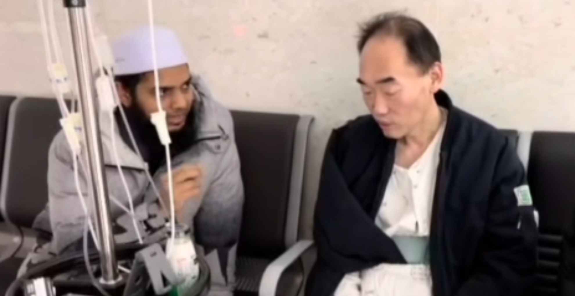 বাংলাদেশি আলেমের হাতে অন্তিম মুহূর্তে হাসপাতালে কোরিয়ান বৃদ্ধের ইসলাম গ্রহণ