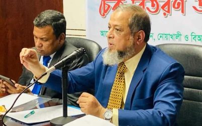 মোটরসাইকেল কিনলে দুটি হেলমেট ফ্রি দেওয়া বাধ্যতামূলক হচ্ছে: বিআরটিএ চেয়ারম্যান