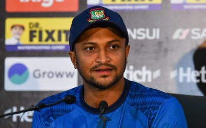 আওয়ামী লীগেই প্রতিজ্ঞাবদ্ধ সাকিব বললেন— ‘পল্টি দেওয়ার অভ্যাস নেই’