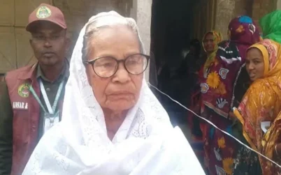 ‘আপনার ভোট দেওয়া হয়ে গেছে’ শুনে কান্নায় ভেঙে পড়লেন নুরজাহান বেগম