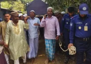 দুইদিন আগে হাতকড়া পরে মায়ের জানাজায়, সেই দুই ভাই হারালেন বাবাকেও