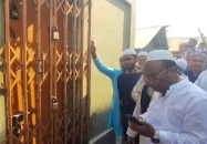 মোংলায় মদের দোকানের দরজা ঝালাই করে বন্ধ করলেন মুসল্লিরা