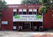 রাতে ভোটকেন্দ্রে জামায়াত নেতারা, প্রিজাইডিং অফিসার প্রত্যাহার