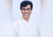 নির্বাচন থেকে সরে দাঁড়িয়ে হলেন মন্ত্রী