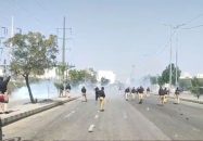 খামেনির মৃত্যুতে করাচিতে মার্কিন দূতাবাসের সামনে বিক্ষোভ