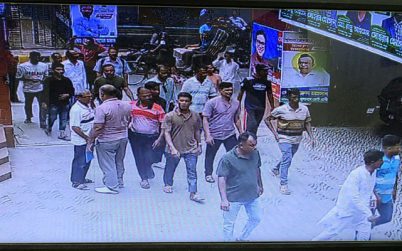 খুলনা প্রেস ক্লাবে সাংবাদিকদের ওপর দুর্বৃত্তদের হামলা