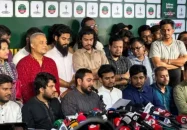 রাজনৈতিক অতীত নয়, বর্তমান আদর্শ ও স্বচ্ছ ভাবমূর্তিকেই প্রাধান্য দিয়ে জাতীয় নাগরিক পার্টিতে (এনসিপি) যোগদানের সুযোগ রাখা হয়েছে বলে জানিয়েছেন দলের আহ্বায়ক নাহিদ ইসলাম। এমনকি নিরপরাধ ছাত্রলীগ নেতাকর্মীরা যোগ দিতে পারবে এনসিপিতে বলেও মন্তব্য করেন তিনি।   রোববার (১৯ এপ্রিল) দুপুরে রাজধানীর বাংলামোটরে দলের অস্থায়ী কেন্দ্রীয় কার্যালয়ে আয়োজিত সংবাদ সম্মেলনে এসব কথা বলেন নাহিদ। বিভিন্ন রাজনৈতিক দল ও সংগঠন থেকে নেতাকর্মীদের এনসিপিতে যোগদান উপলক্ষে এ আয়োজন করা হয়।