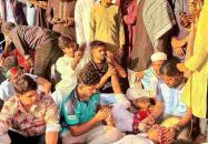 শহীদ পরিবারের অনুরোধে ৭২ ঘণ্টা পর অনশন ভাঙলেন শিক্ষার্থীরা