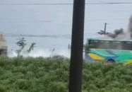 তরল গ্যাসবাহী লরির সঙ্গে সংঘর্ষে বাসে আগুন