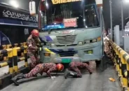 ব্রেক ফেল করা বাস যাত্রীদের বাঁচাতে গিয়ে হেল্পার নিহত