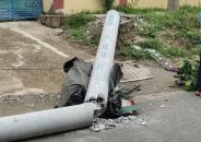 গাজীপুরে চলন্ত অটোরিকশার ওপর বিদ্যুতের খুঁটি ভেঙে শিক্ষিকা নিহত