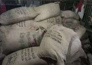 জামায়াত নেতার বাড়ি থেকে ৯৯ বস্তা সরকারি চাল জব্দের অভিযোগ