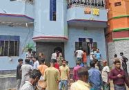 একই পরিবারের ৩ জনকে গলাকেটে হত্যা