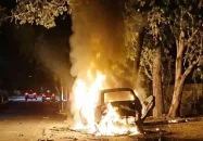 ভারতে ক্ষমতাসীন বিজেপি নেতাসহ তিনজনকে জ্যান্ত পুড়িয়ে হত্যা