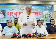 বাগেরহাটে মাজারের দিঘিতে কুমির ফেরত দেওয়ার দাবি
