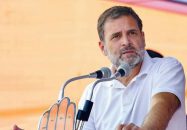মোদির সরকারি বাসভবনের সামনে থেকে রাহুল গান্ধী, প্রিয়াঙ্কা গান্ধী আটক