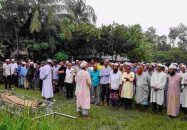বাগেরহাটে নিহত একই পরিবারের ৩ জনের দাফন সম্পন্ন