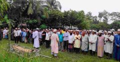 বাগেরহাটে নিহত একই পরিবারের ৩ জনের দাফন সম্পন্ন