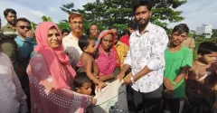 বাগেরহাটে অভাবে চুল বিক্রি করা সেই রেহানার পাশে প্রশাসন