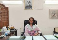 হাসিনার ছবি সরানোর পর ছেলে জড়িয়ে ধরে বলেছিল, ‘মা, আমি তোমাকে নিয়ে গর্বিত’