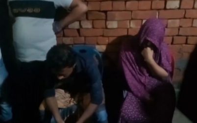 এবার সাতক্ষীরায় নারীর ঘরে আপত্তিকর অবস্থায় ধরা জামায়াতকর্মী