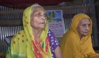১৩০ বছর বয়সী মায়ের খেয়াল রাখেন ১০০ বছরের মেয়ে!