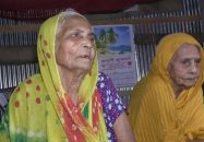১৩০ বছর বয়সী মায়ের খেয়াল রাখেন ১০০ বছরের মেয়ে!