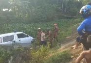গ্যাসের ওষুধ ভেবে ইঁদুর মারার ট্যাবলেট খেয়ে মৃত্যু, লাশবাহী অ্যাম্বুলেন্স খালে