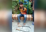 বোনকে মারধর দুই হাতে হাঁসুয়া নিয়ে দুলাভাইকে কোপাতে হাসপাতালে শ্যালক